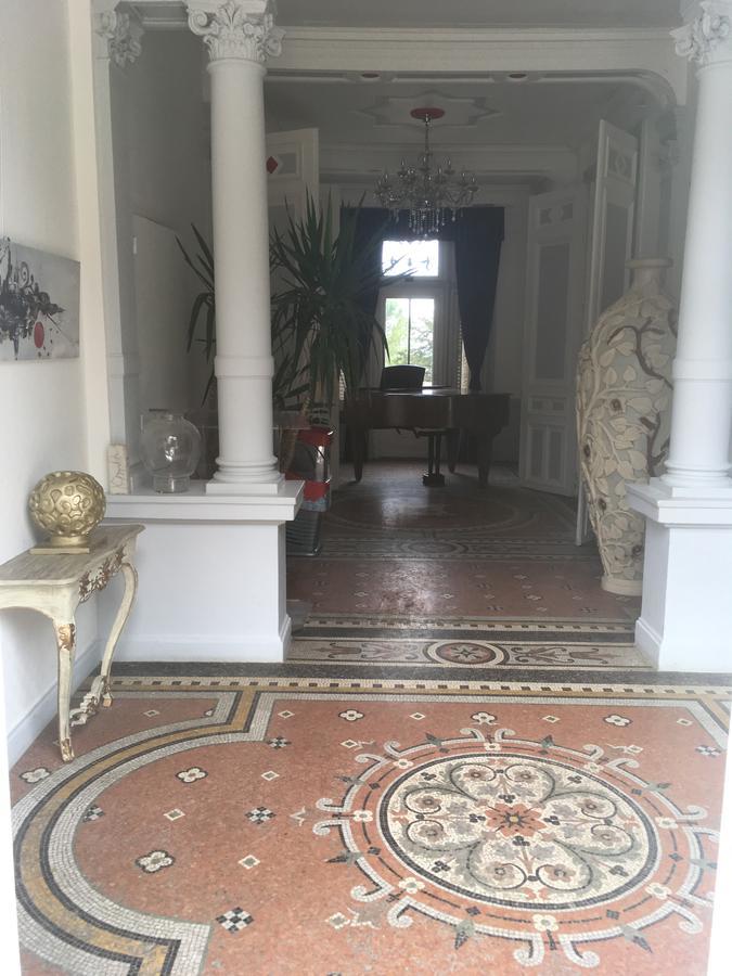 ヴァレンヌ・ヴォゼル Chateau Nevers Bed & Breakfast エクステリア 写真