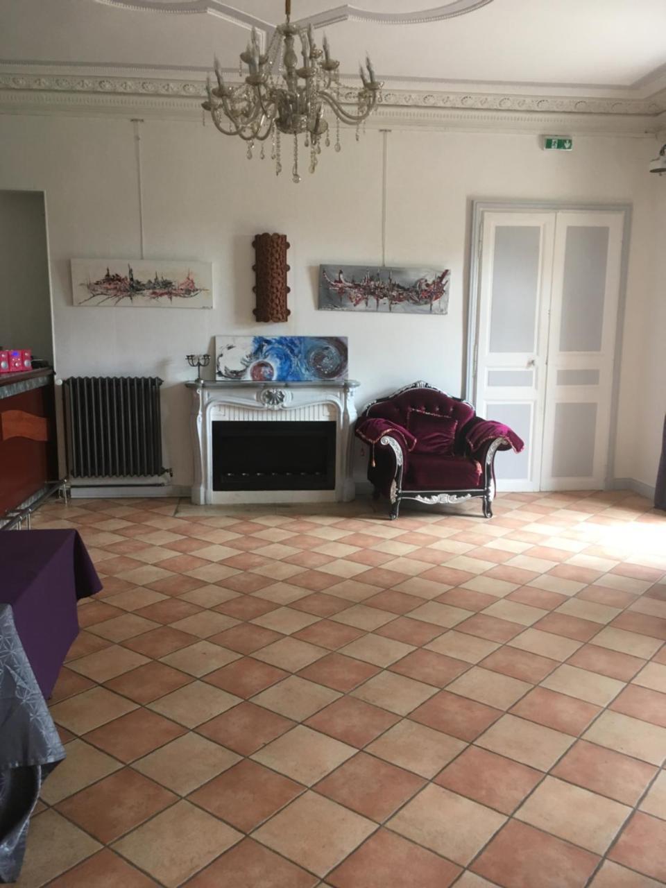 ヴァレンヌ・ヴォゼル Chateau Nevers Bed & Breakfast エクステリア 写真