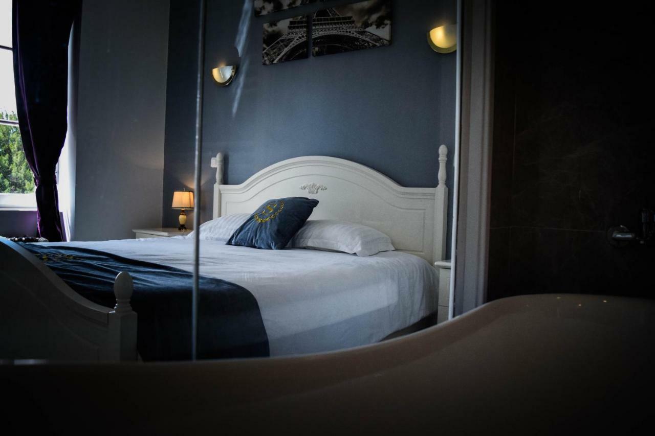 ヴァレンヌ・ヴォゼル Chateau Nevers Bed & Breakfast エクステリア 写真