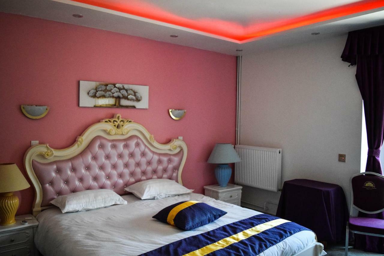 ヴァレンヌ・ヴォゼル Chateau Nevers Bed & Breakfast エクステリア 写真
