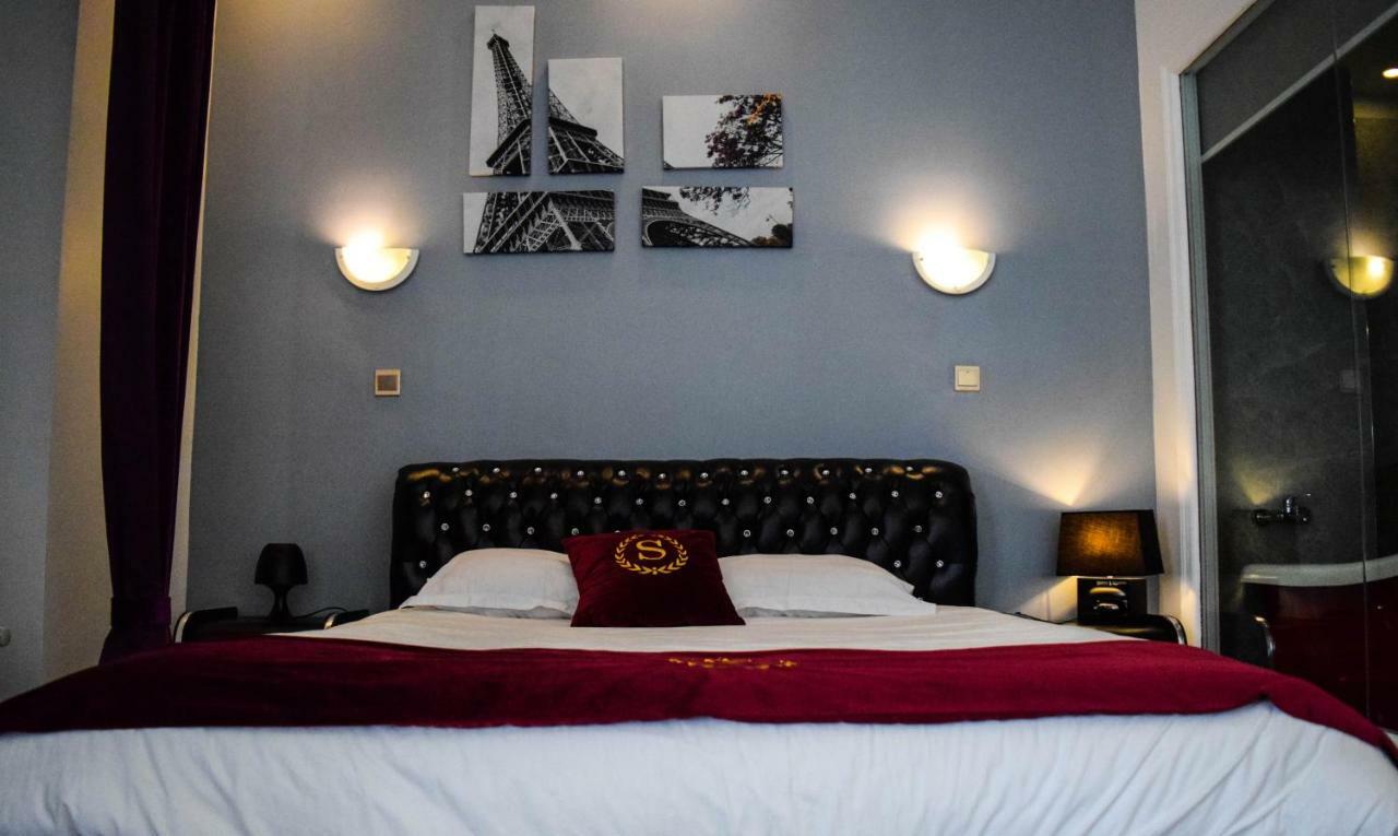ヴァレンヌ・ヴォゼル Chateau Nevers Bed & Breakfast エクステリア 写真