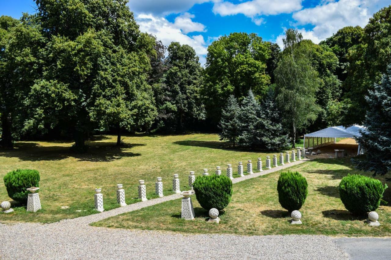 ヴァレンヌ・ヴォゼル Chateau Nevers Bed & Breakfast エクステリア 写真