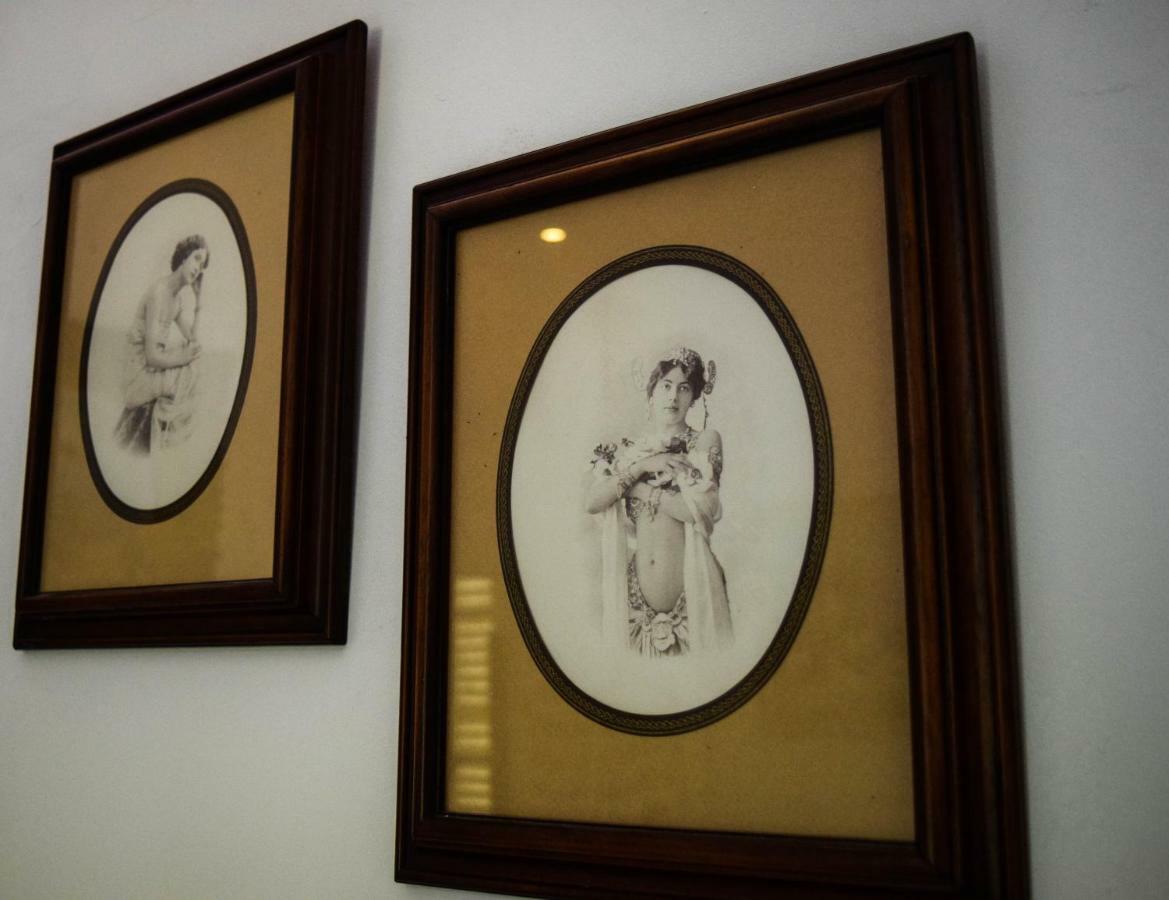 ヴァレンヌ・ヴォゼル Chateau Nevers Bed & Breakfast エクステリア 写真