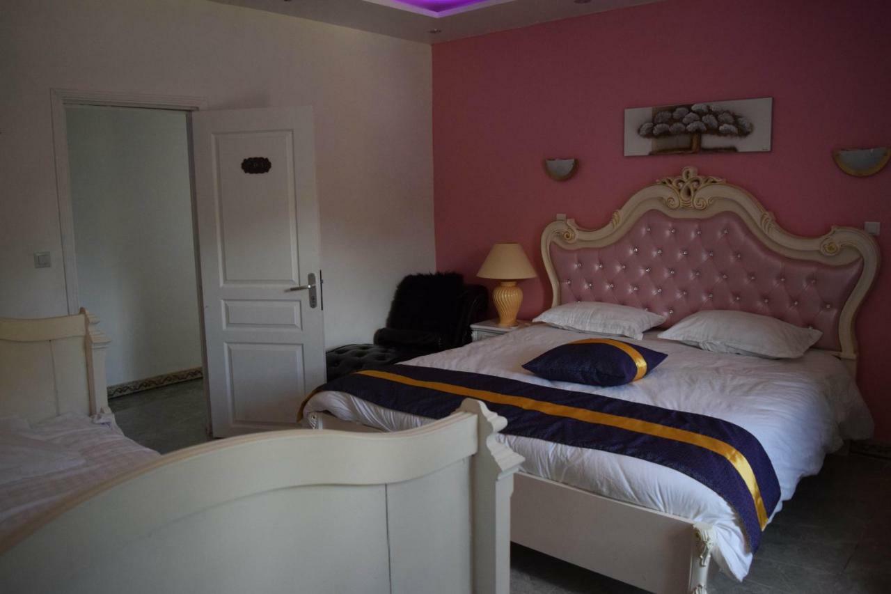 ヴァレンヌ・ヴォゼル Chateau Nevers Bed & Breakfast エクステリア 写真